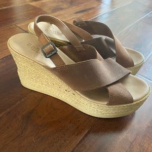 Like new wedges